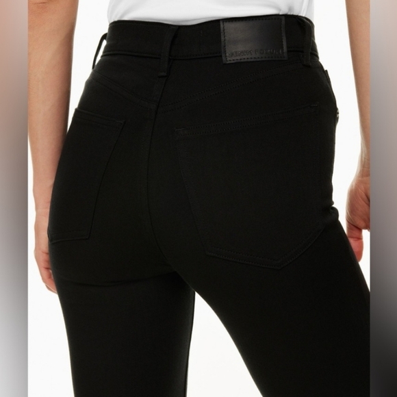 Denim Forum Denim - Aritzia Denim forum Lola high rise 28l